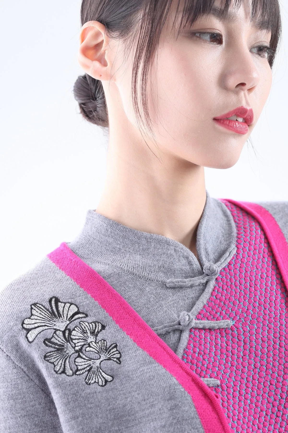 Fuchsia & Grey Long Sleeves Cardigan with Ginkgo Leaf Embriodery