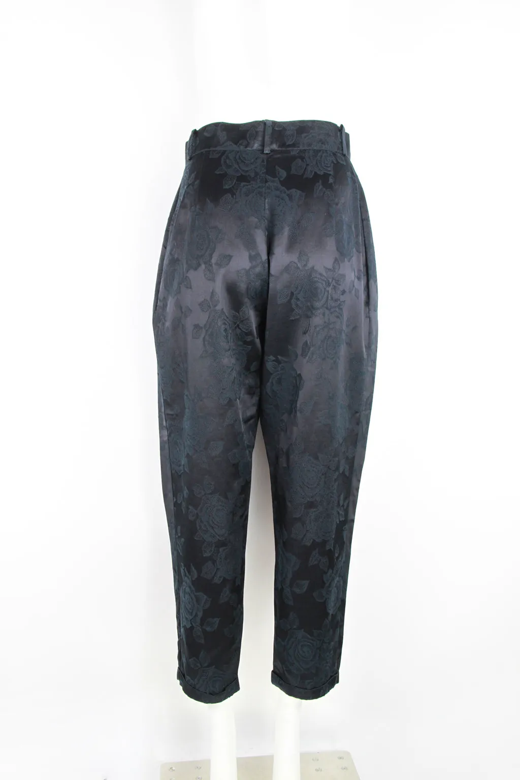 Ladies pleated trousers with rose motif - M