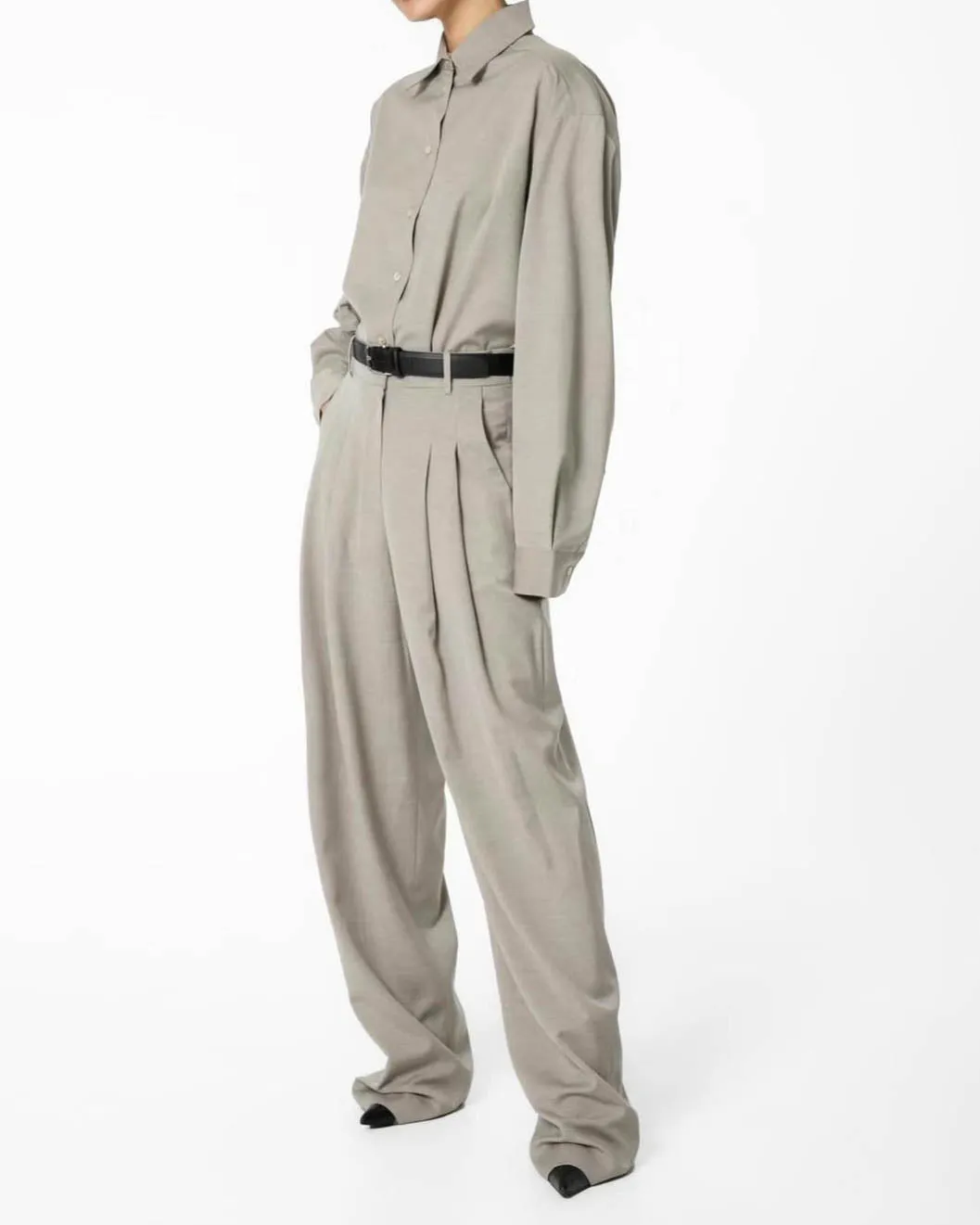 PLEATED WIDE LEG TROUSERS ASH BEIGE