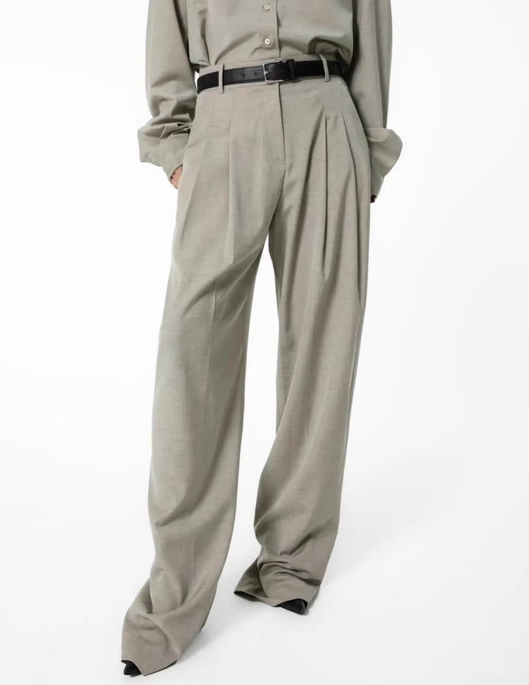 PLEATED WIDE LEG TROUSERS ASH BEIGE